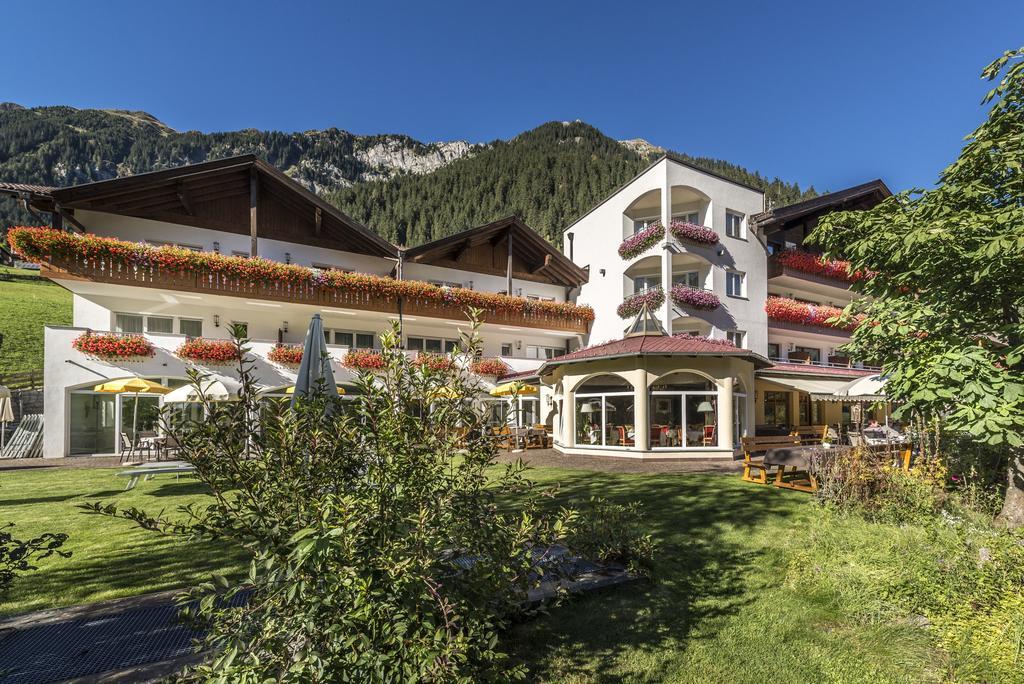 Hotel Seeber Racines Esterno foto